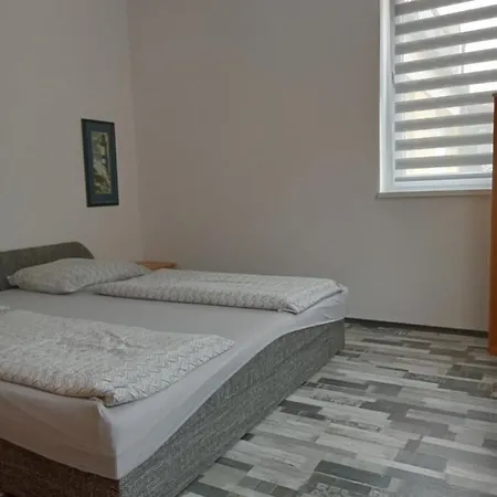 Laguna Apartment *