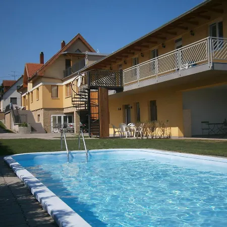 Laguna Apartment